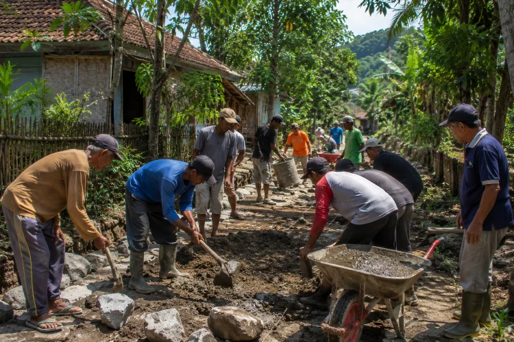 Gotong Royong dalam Kehidupan Masyarakat Sawarna yang Tetap Hidup